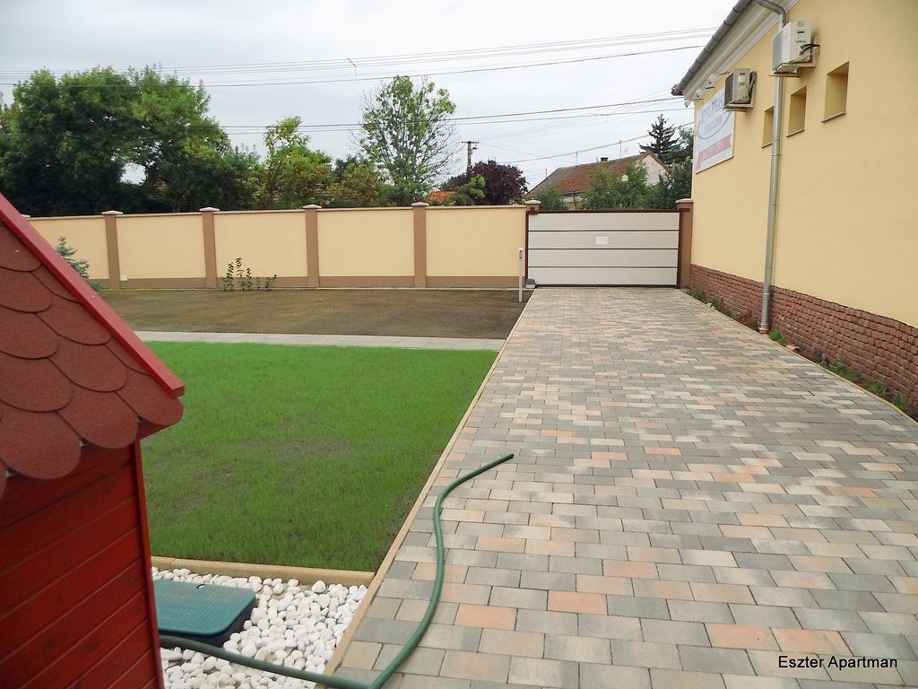 Eszter Apartman Bekescsaba Exterior photo