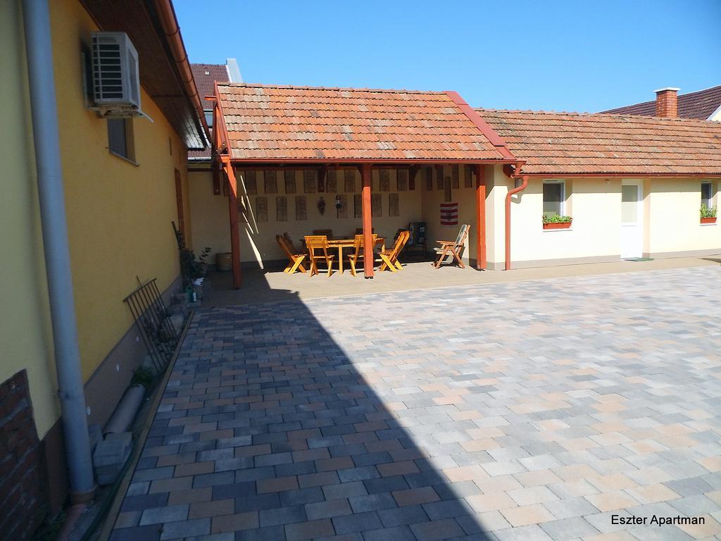Eszter Apartman Bekescsaba Exterior photo