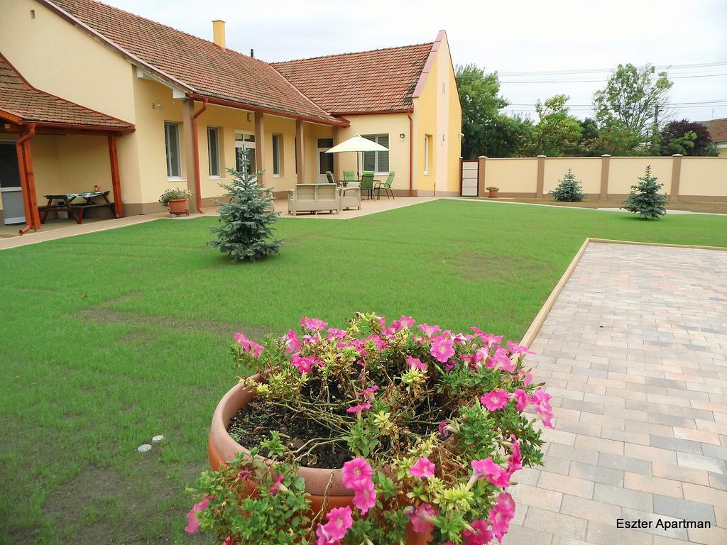 Eszter Apartman Bekescsaba Exterior photo